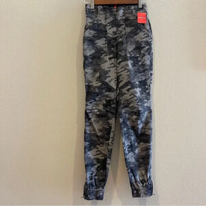 NWT‎ Spanx Stretch Twill Blackwash Camo Cargo Joggers Size XS